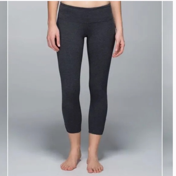 LULULEMON Dhanurasana Crop II Leggings Heather Black Size 6 - Picture 1 of 14